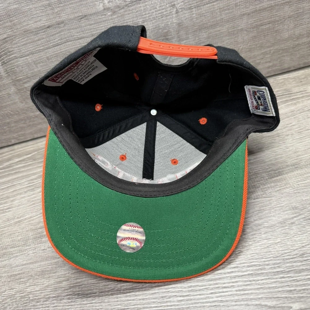 San Francisco Giants Hat Cap Snap Back Mens One Size Black MLB American Needle